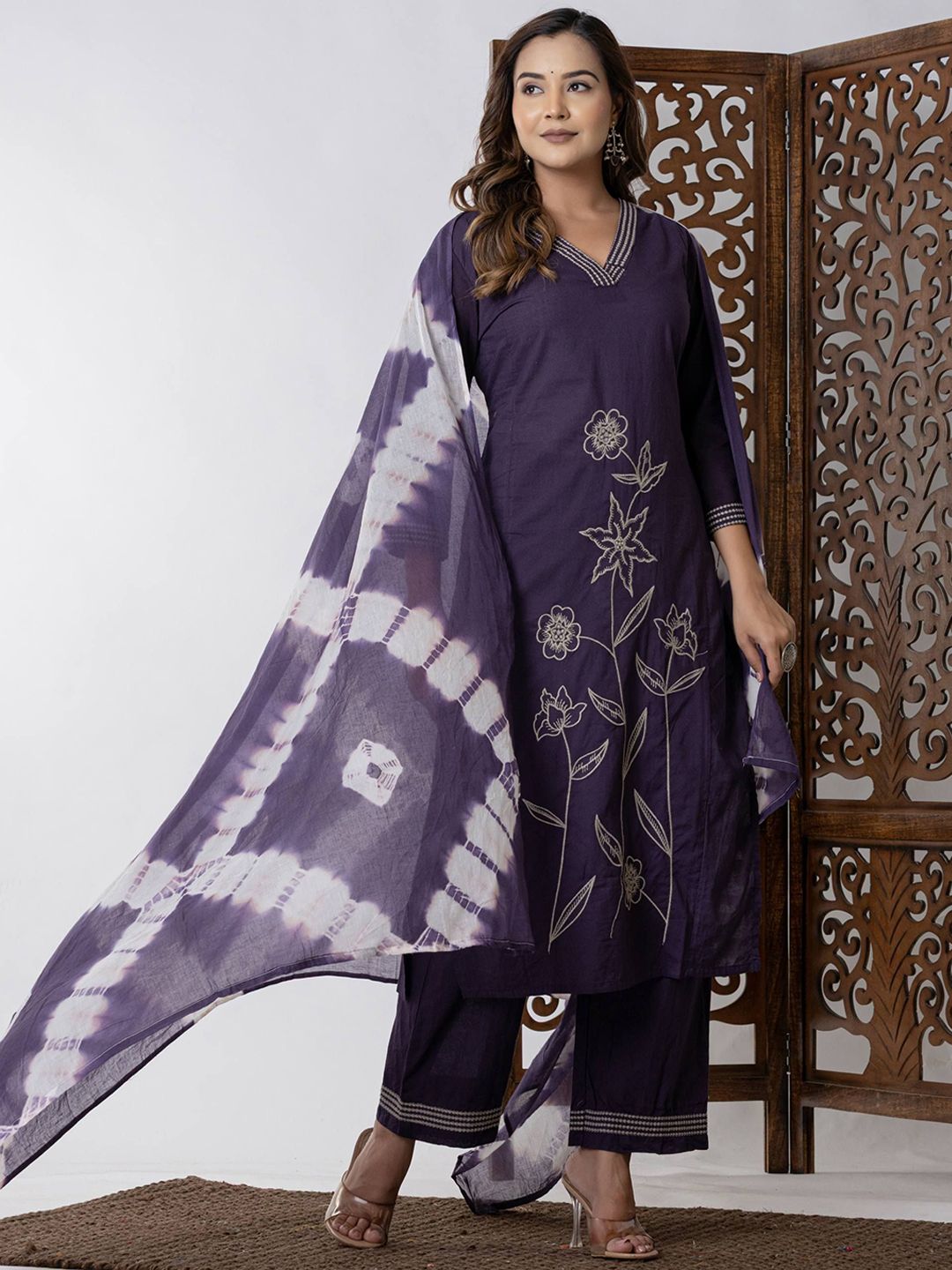Women Embroidered Thread Work Pure Cotton Kurta Set With Dupatta