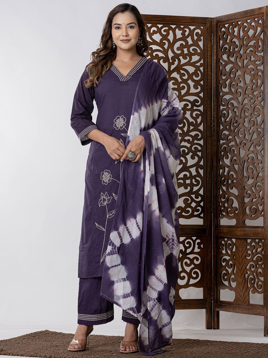 Women Embroidered Thread Work Pure Cotton Kurta Set With Dupatta